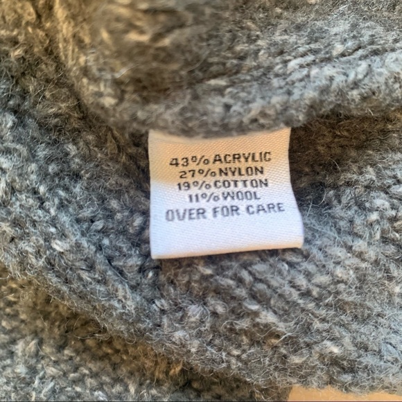 Beatrix Ost Gray turtle neck sweater - Picture 13 of 13